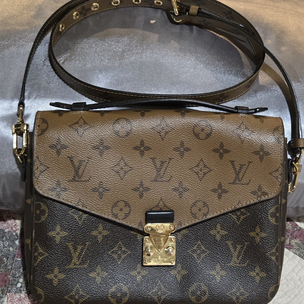 🤎⚡️⚡️sale! Louis Vuitton Reverse Monogram Pochette Metis